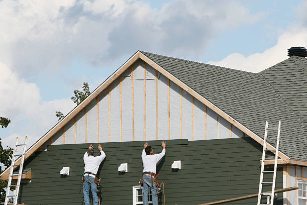 Professional Vinyl Siding technician working in Maiden, NC